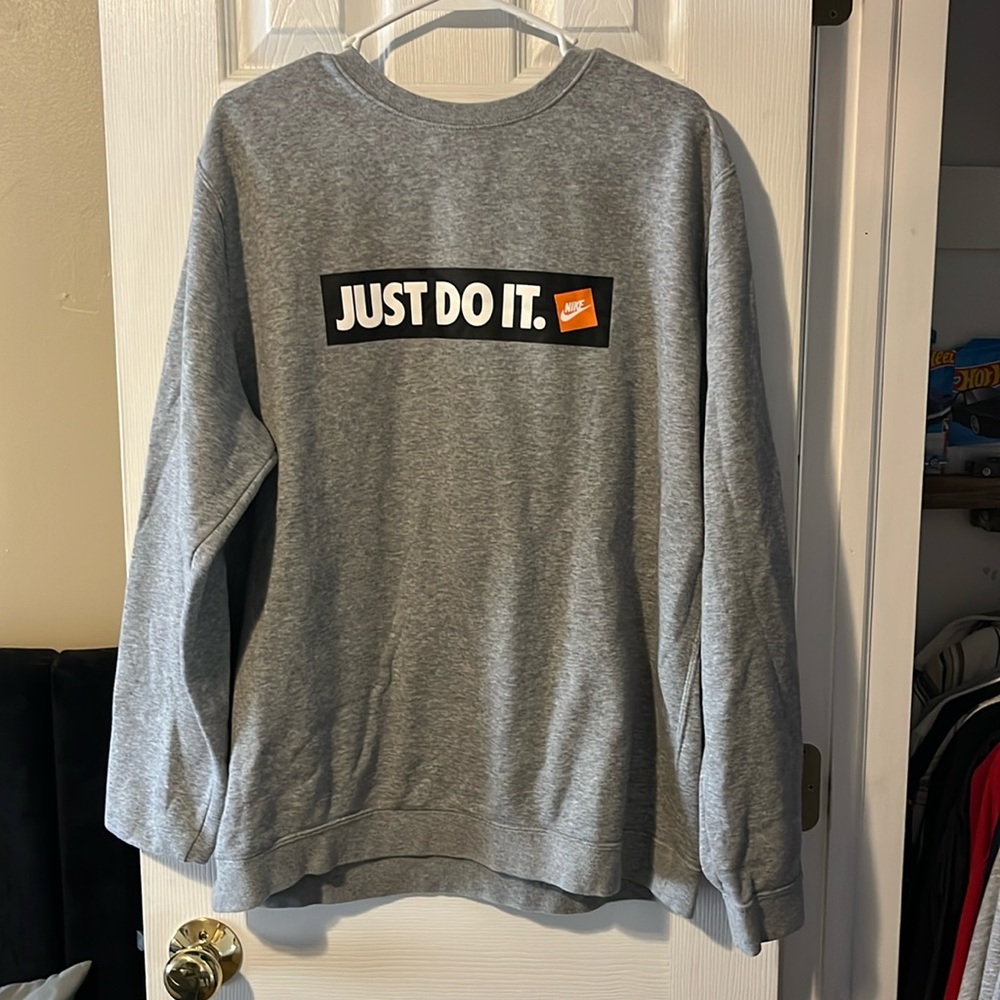 Nike crew neck size XL no flaws